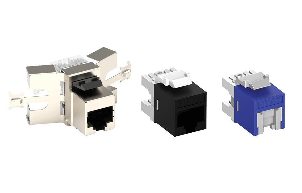 Модули Keystone Категории 6 (слева направо): STP в разобранном состоянии, UTP без шторки, UTP со шторкой